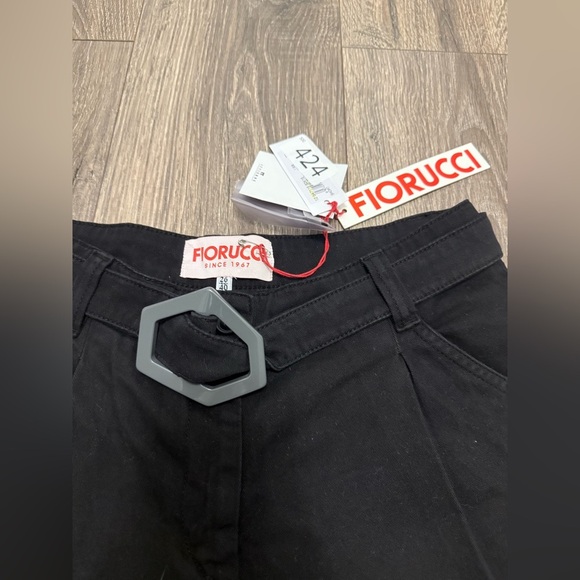 FIORUCCI Cotton Shorts in Black With Belt Buckle Size IT 40 Us Size 26 Waist - Picture 2 of 5